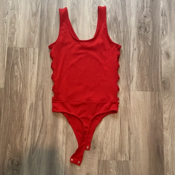 Express Red Cutout Bodysuit - Picture 6 of 8